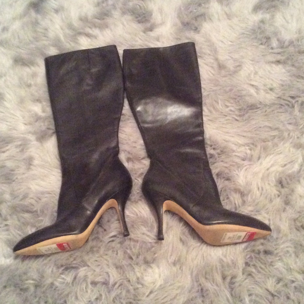 Brand new Via Spiga Brown Leather boots